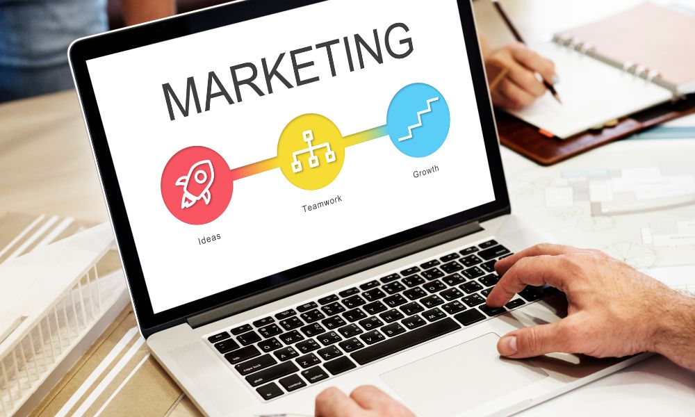 Best Channels for Holiday Campaign Distribution